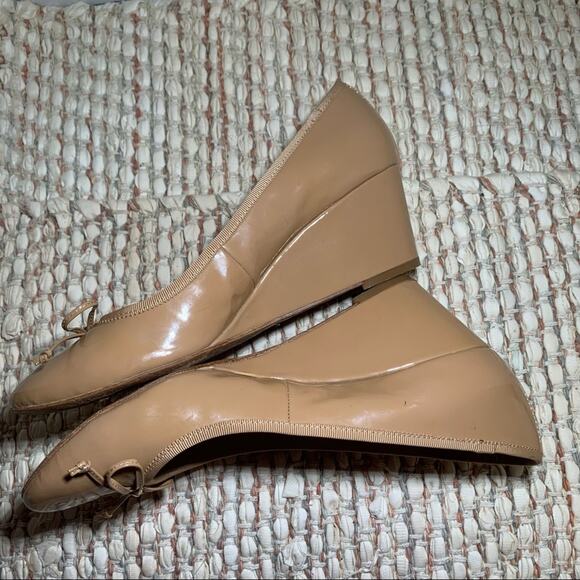 Saks Fifth Avenue Tan Leather Wedge Heels Sz 8M - Picture 7 of 9